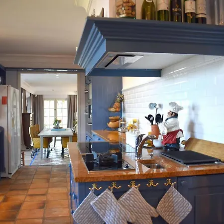 Theoule-sur-mer Sleeps 10 Pool Air Con Wifi Théoule-sur-Mer